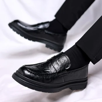 Nueva Moda de Cuero Caballero Estrés Zapatos de los Hombres de Negocios Zapatos de Conducción de Mano Negro Mocasines chaussure Parte Flats, Zapatos de Vestir