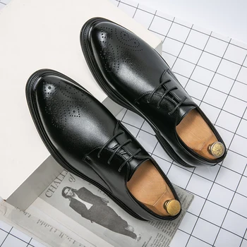 De alta calidad de cuero de los hombres zapatos de Bloques tallados de oxford zapatos Classic casual de negocios de la oficina de zapatos de Lujo de estilo Británico zapatos