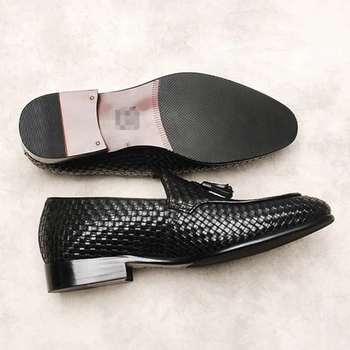 2023 Nuevo tejido a Mano de los Hombres Zapatos de Cuero con Borlas de los Hombres Casual de Negocios de Un Pedal de Zapatos